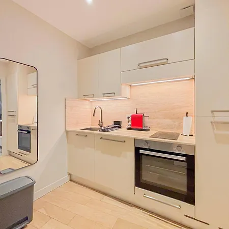 Apartment Petit Cocon Au Coeur Du Vieux-nice, Wifi, Ac, 2pers *