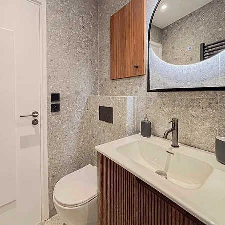 Petit Cocon Au Coeur Du Vieux-nice, Wifi, Ac, 2pers Apartment Nizza