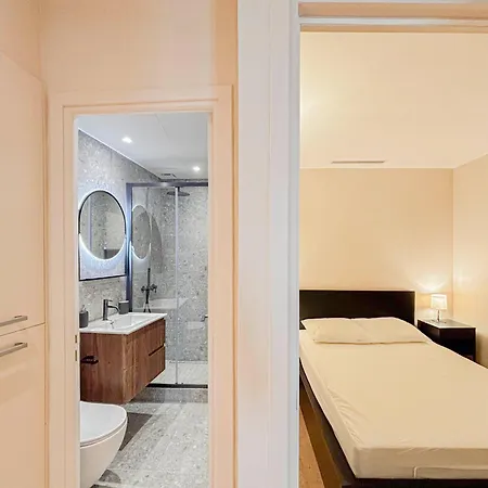 Lägenhet Petit Cocon Au Coeur Du Vieux-nice, Wifi, Ac, 2pers Nice