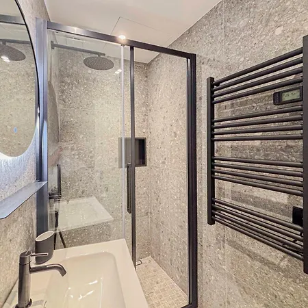 Petit Cocon Au Coeur Du Vieux-nice, Wifi, Ac, 2pers