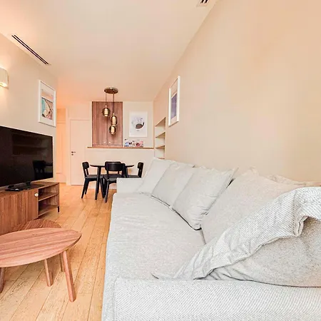 Petit Cocon Au Coeur Du Vieux-nice, Wifi, Ac, 2pers Апартаменты *