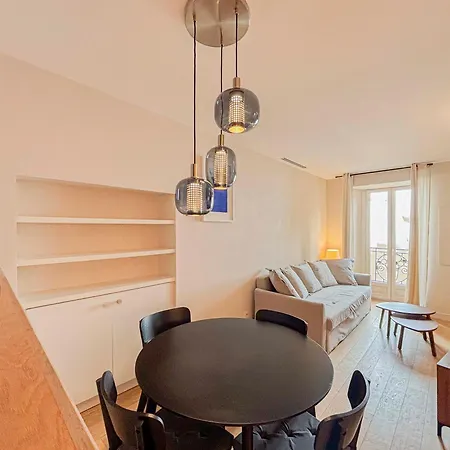 Petit Cocon Au Coeur Du Vieux-nice, Wifi, Ac, 2pers Апартаменты *